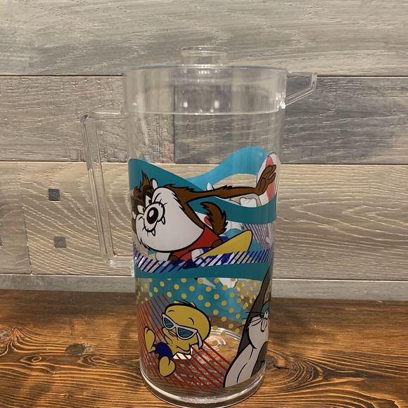 Looney Tunes Acrylic Set 2 Qt. Pitcher Serving Tray 8 -16 oz Tumblers Drinking - Picture 2 of 9